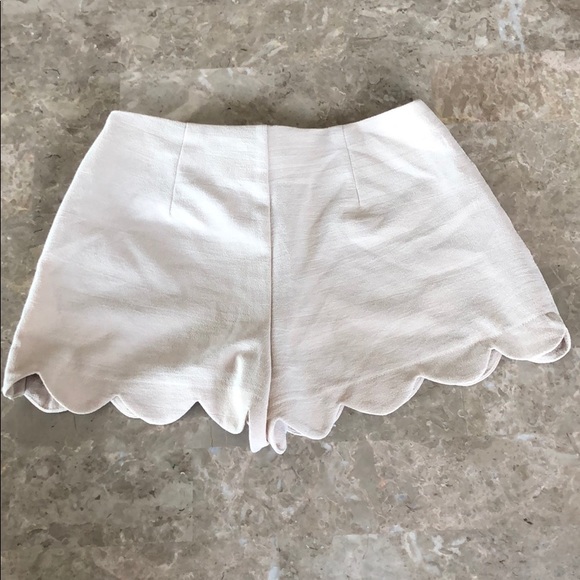 Scalloped shorts - Picture 3 of 3